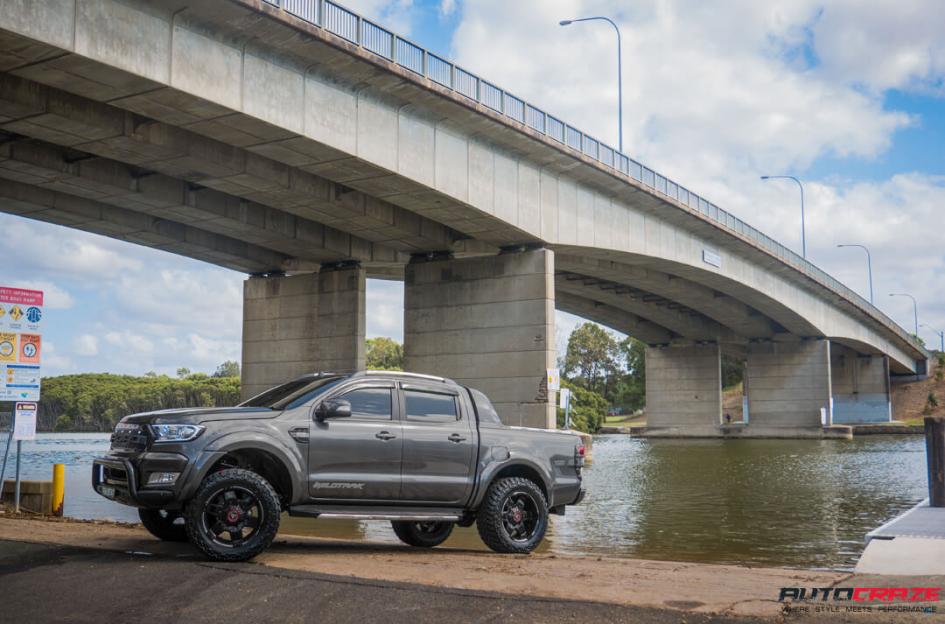 FORD RANGER AB811 SATIN BLACK GLOSS INSERTS